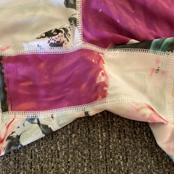 Lululemon shorts - Picture 2 of 8